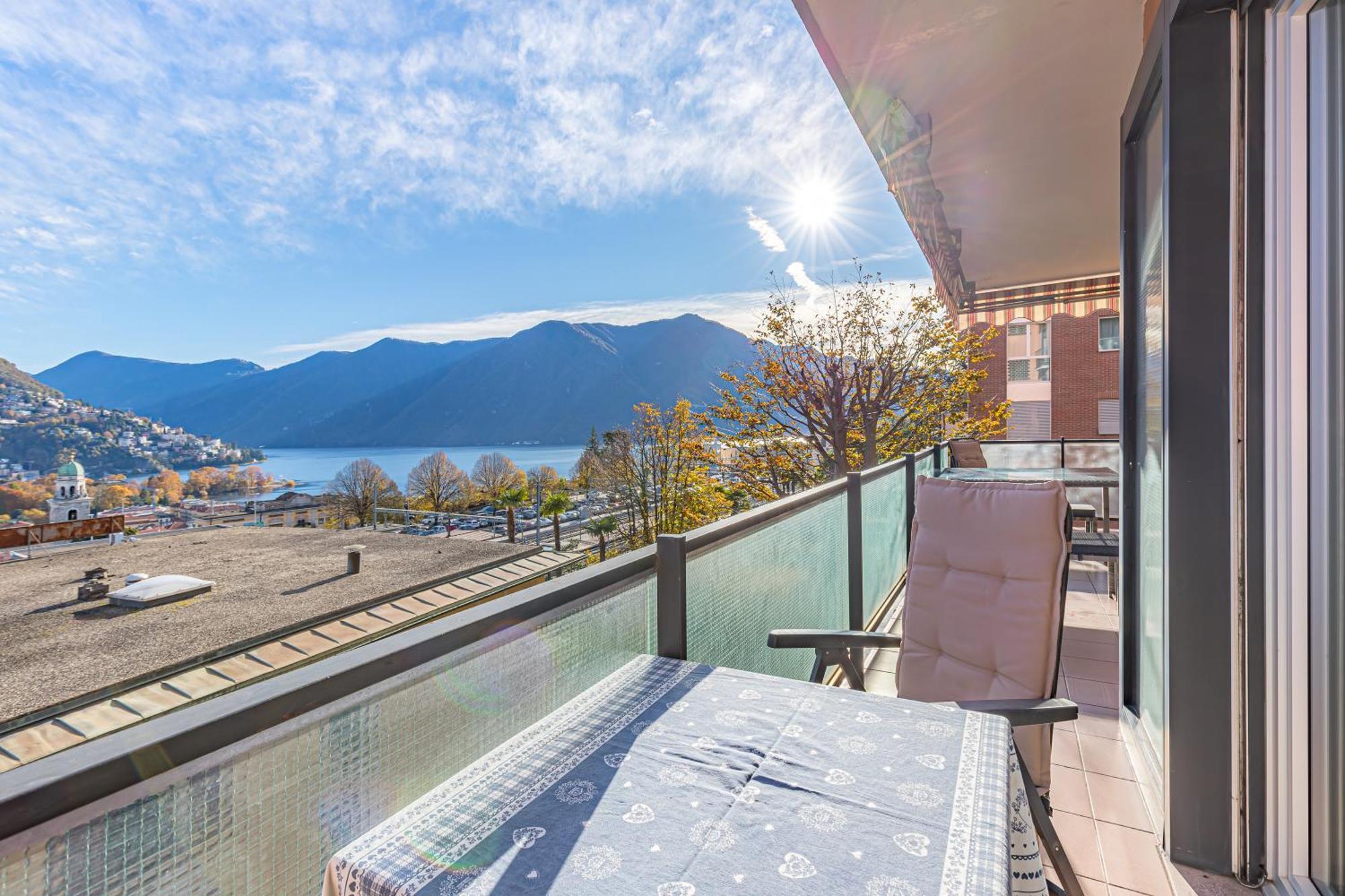 Imperial Of Lugano 4 With A Lake View Behind The Station And 10 Min From The Lake Apartment Exterior photo